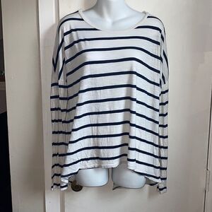 VELVET By Graham & Spencer Split Back LS Tee-M